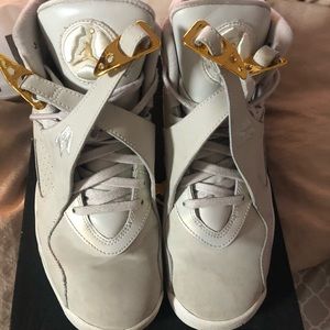 JORDAN CHAMPAGNE 8 RETROS// Boys 7 (women 9)